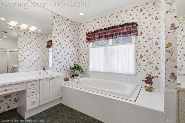 7520 Mistwood Drive, White Lake Charter Township, MI 48383