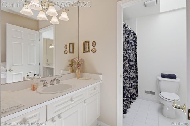 7520 Mistwood Drive, White Lake Charter Township, MI 48383