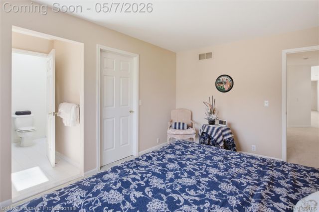 7520 Mistwood Drive, White Lake Charter Township, MI 48383