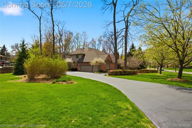 7520 Mistwood Drive, White Lake Charter Township, MI 48383