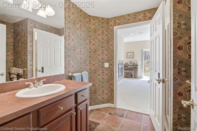 7520 Mistwood Drive, White Lake Charter Township, MI 48383