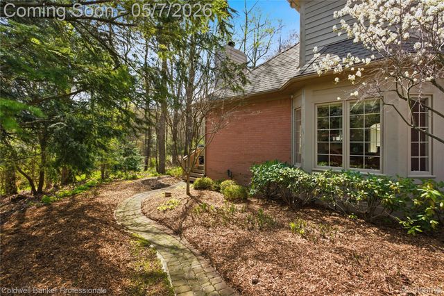 7520 Mistwood Drive, White Lake Charter Township, MI 48383