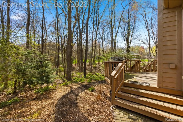 7520 Mistwood Drive, White Lake Charter Township, MI 48383