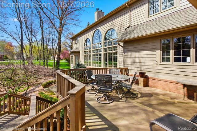 7520 Mistwood Drive, White Lake Charter Township, MI 48383