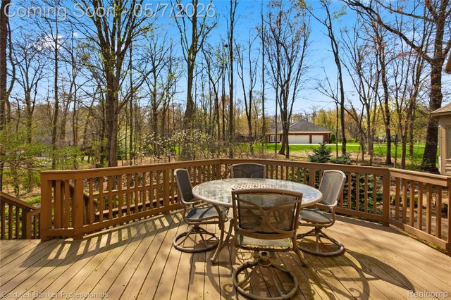 7520 Mistwood Drive, White Lake Charter Township, MI 48383