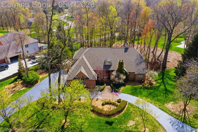 7520 Mistwood Drive, White Lake Charter Township, MI 48383