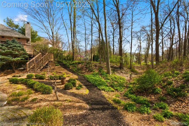 7520 Mistwood Drive, White Lake Charter Township, MI 48383
