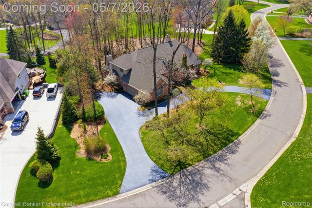 7520 Mistwood Drive, White Lake Charter Township, MI 48383