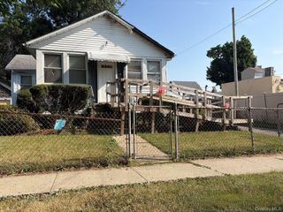 27 Midwood Street, Hempstead, NY 11550