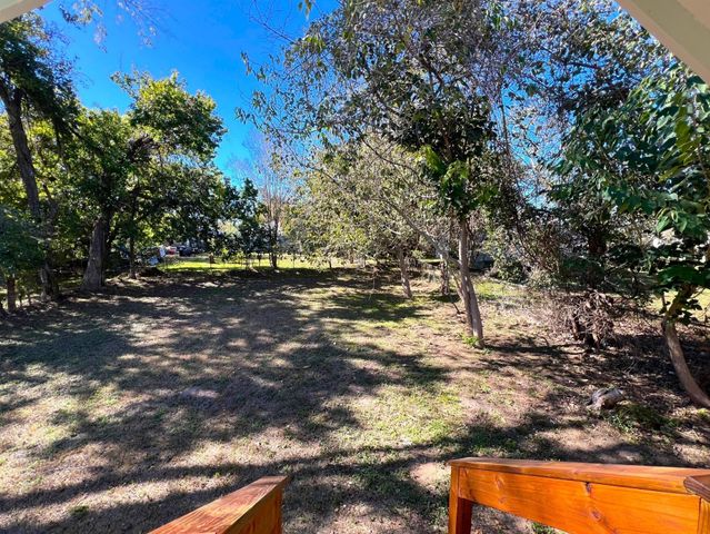 914 Back Street, Columbus, TX 78934