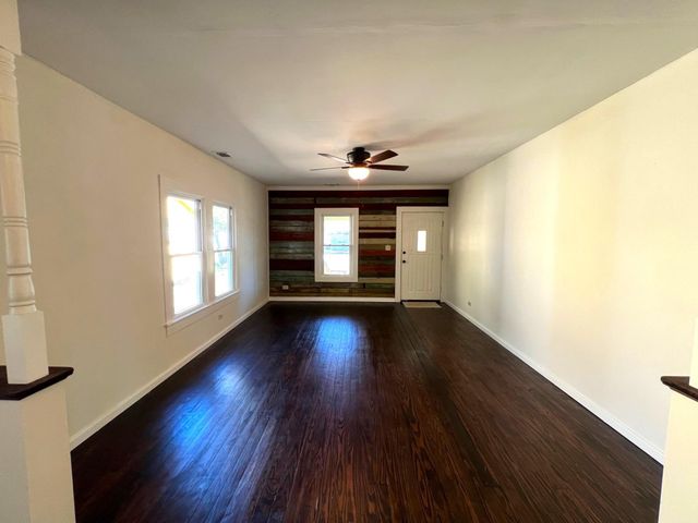 914 Back Street, Columbus, TX 78934