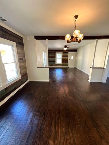 914 Back Street, Columbus, TX 78934