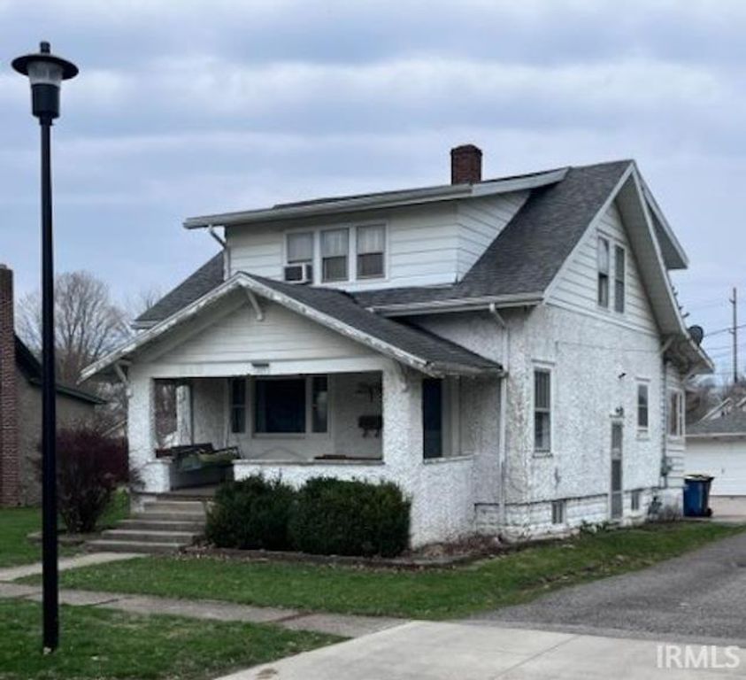 215 S Division Street, Auburn, IN 46706
