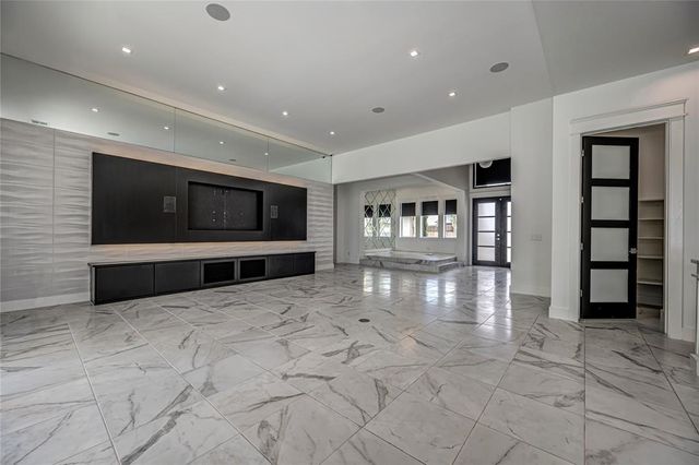 15400 Kestral Park Court, Edmond, OK 73013