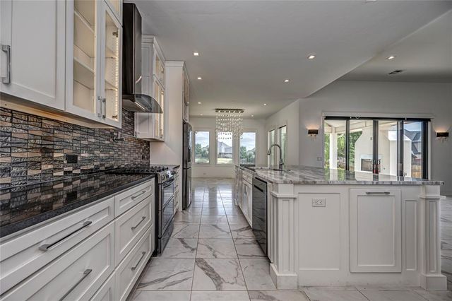 15400 Kestral Park Court, Edmond, OK 73013