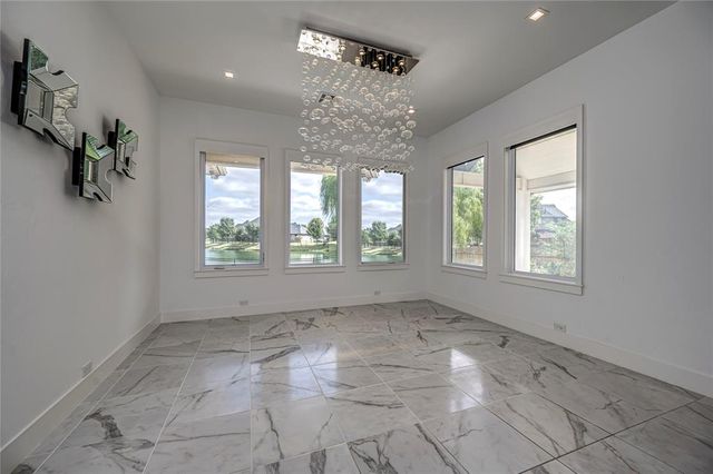 15400 Kestral Park Court, Edmond, OK 73013