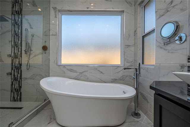 15400 Kestral Park Court, Edmond, OK 73013