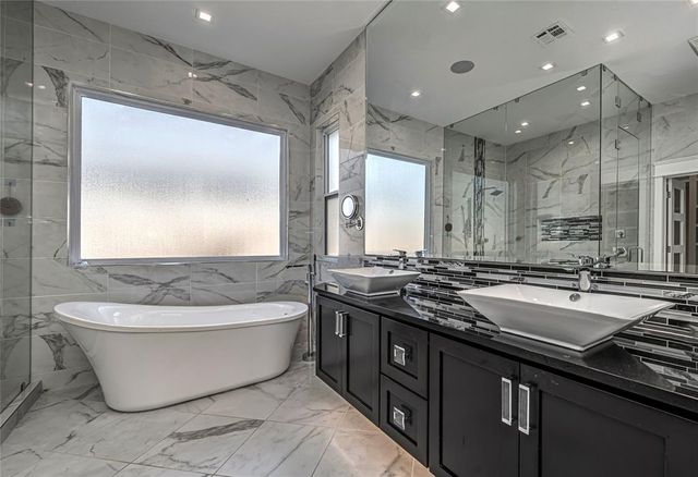 15400 Kestral Park Court, Edmond, OK 73013