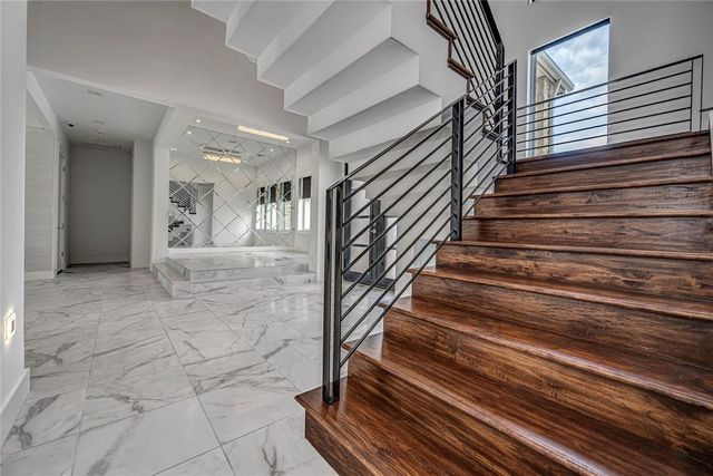 15400 Kestral Park Court, Edmond, OK 73013