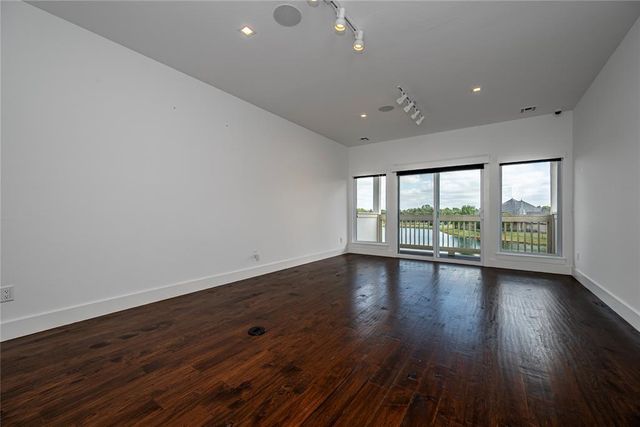 15400 Kestral Park Court, Edmond, OK 73013