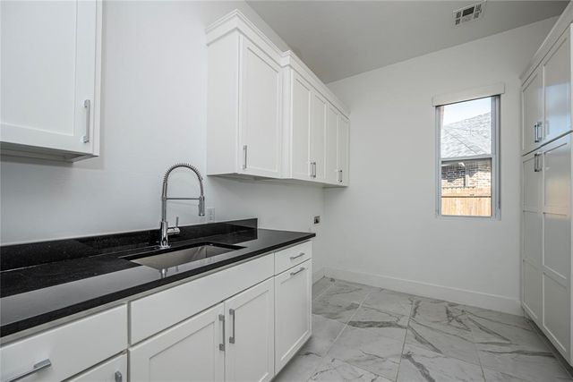 15400 Kestral Park Court, Edmond, OK 73013