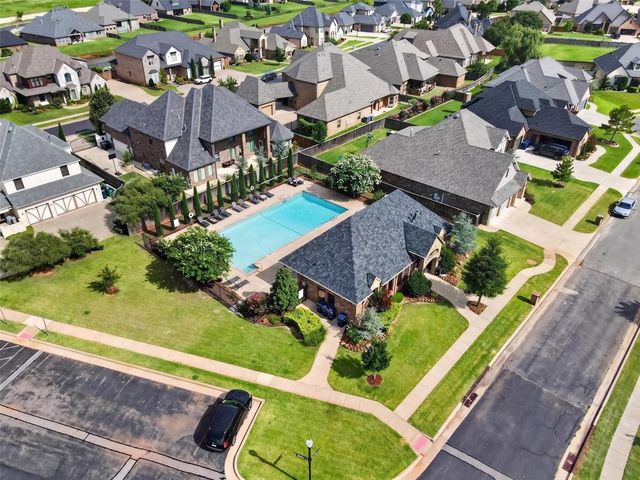 15400 Kestral Park Court, Edmond, OK 73013