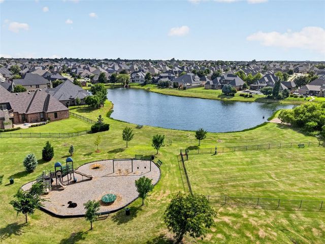 15400 Kestral Park Court, Edmond, OK 73013