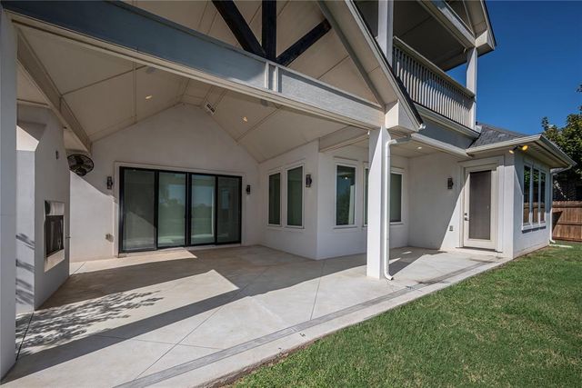 15400 Kestral Park Court, Edmond, OK 73013