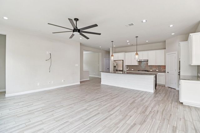 318 Westlake Terrace Drive, Conroe, TX 77304