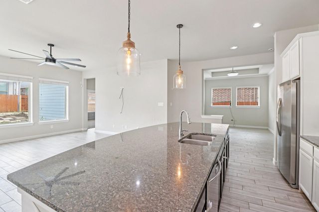 318 Westlake Terrace Drive, Conroe, TX 77304