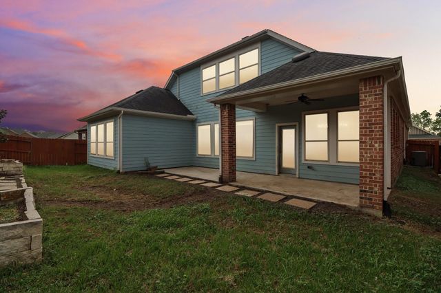 318 Westlake Terrace Drive, Conroe, TX 77304