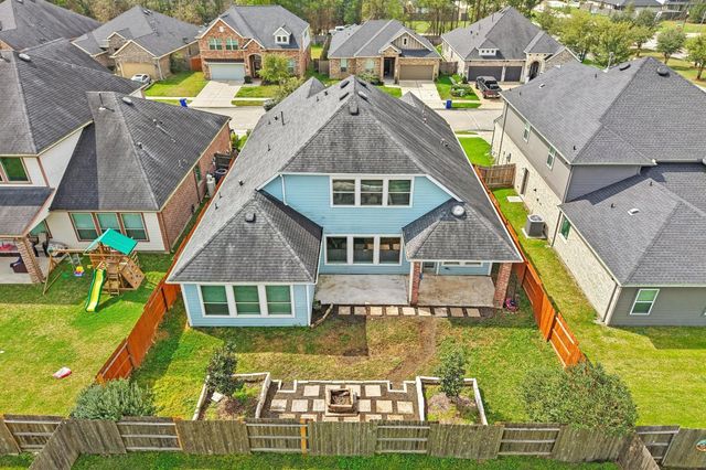 318 Westlake Terrace Drive, Conroe, TX 77304