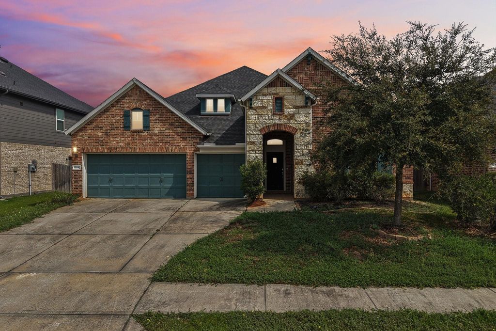 318 Westlake Terrace Drive, Conroe, TX 77304