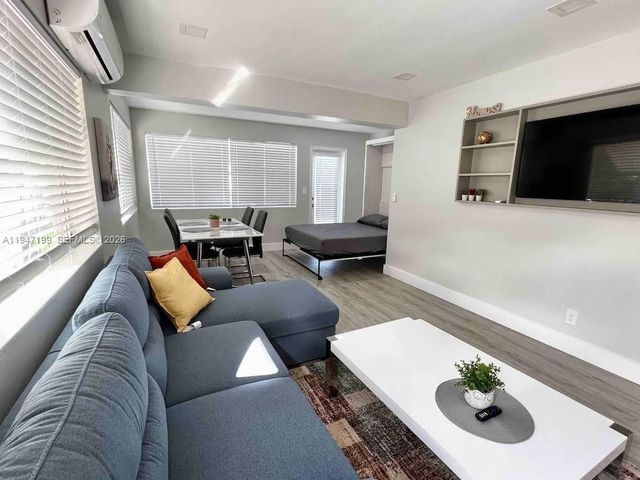 1925 Dewey St 3, Hollywood, FL 33020