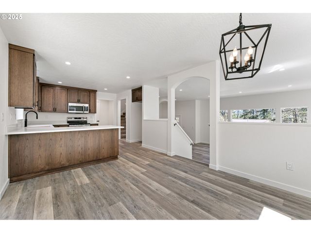 65 BANGLE Ct, Cottage Grove, OR 97424