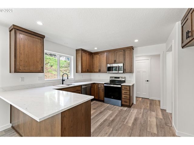 65 BANGLE Ct, Cottage Grove, OR 97424