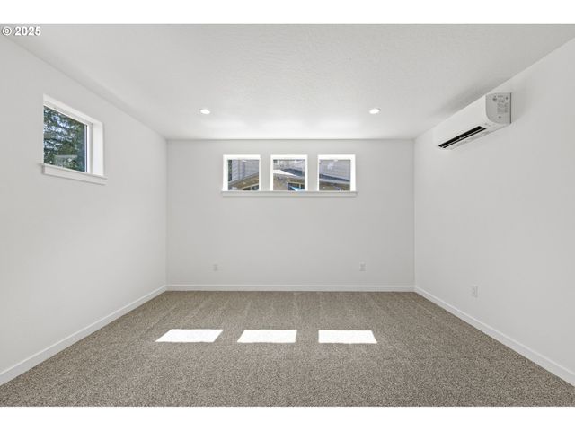 65 BANGLE Ct, Cottage Grove, OR 97424