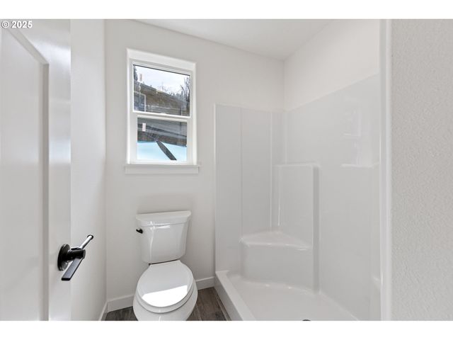 65 BANGLE Ct, Cottage Grove, OR 97424