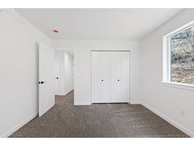 65 BANGLE Ct, Cottage Grove, OR 97424