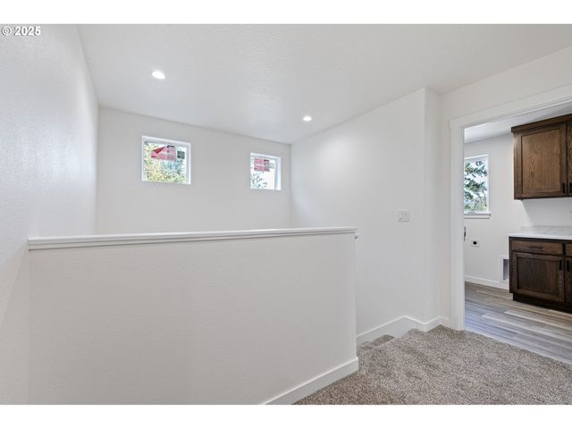 65 BANGLE Ct, Cottage Grove, OR 97424