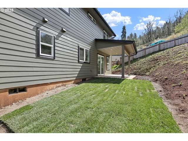 65 BANGLE Ct, Cottage Grove, OR 97424