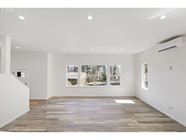 65 BANGLE Ct, Cottage Grove, OR 97424