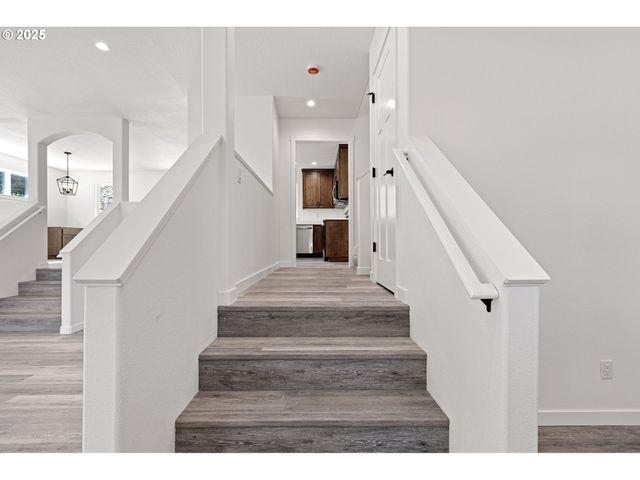 65 BANGLE Ct, Cottage Grove, OR 97424