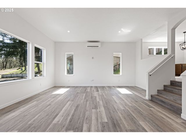 65 BANGLE Ct, Cottage Grove, OR 97424