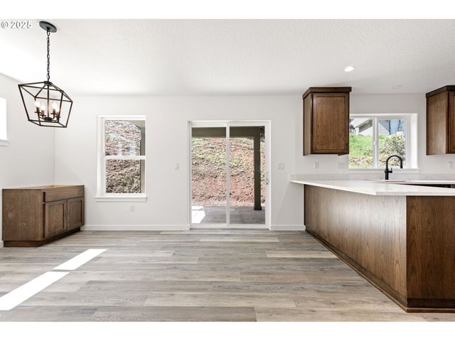 65 BANGLE Ct, Cottage Grove, OR 97424