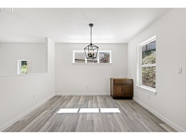 65 BANGLE Ct, Cottage Grove, OR 97424