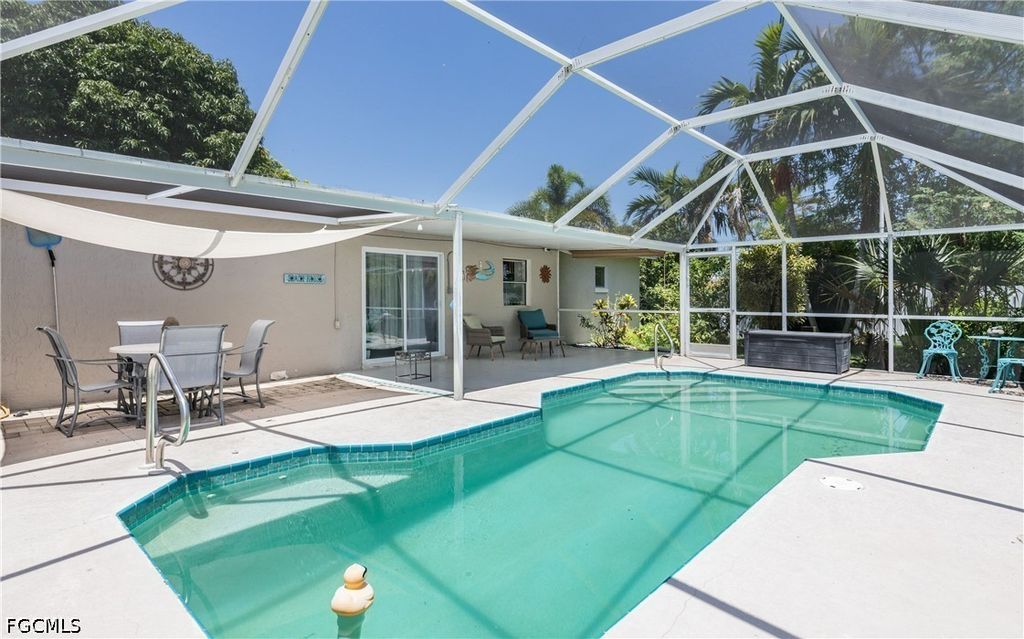 Image 1 of property listing at 5243 Sunnybrook CT, Cape Coral, FL 33904
