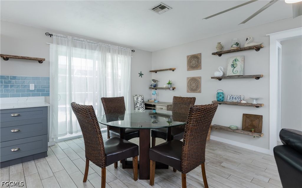 Image 10 of property listing at 5243 Sunnybrook CT, Cape Coral, FL 33904