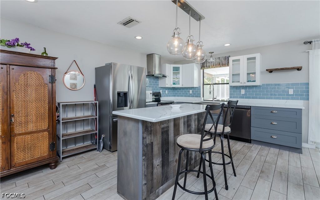 Image 11 of property listing at 5243 Sunnybrook CT, Cape Coral, FL 33904