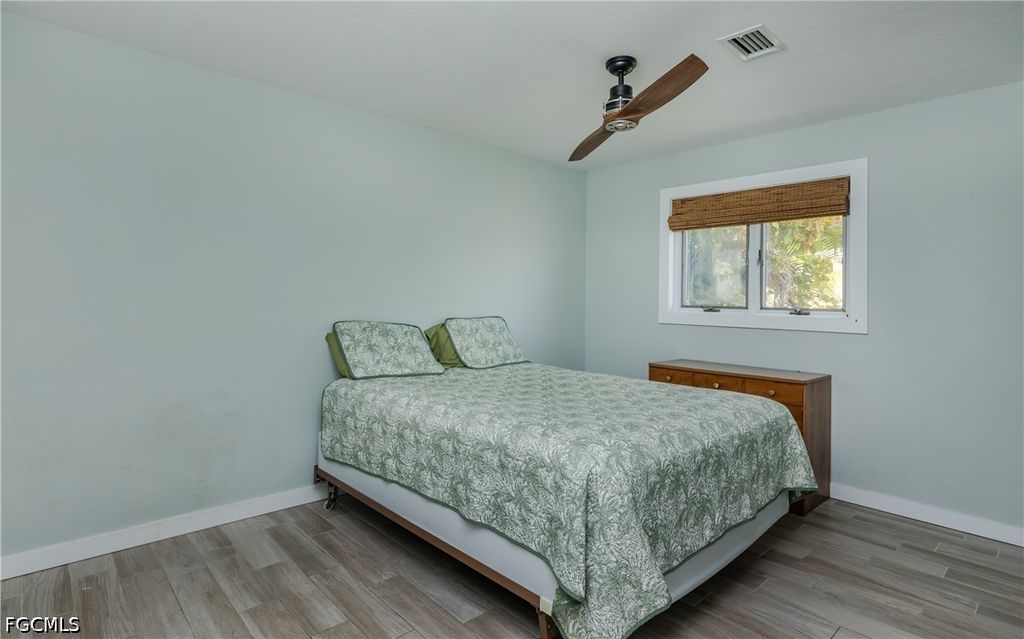 Image 16 of property listing at 5243 Sunnybrook CT, Cape Coral, FL 33904